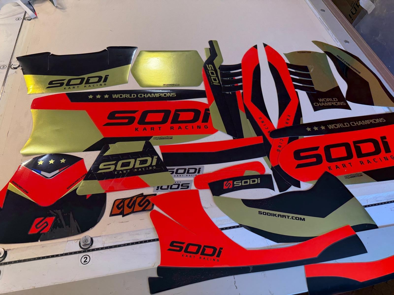 Kit grafiche kart completo pronto per la consegna